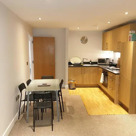 Garnet 3-bedroom Centre Birmingam